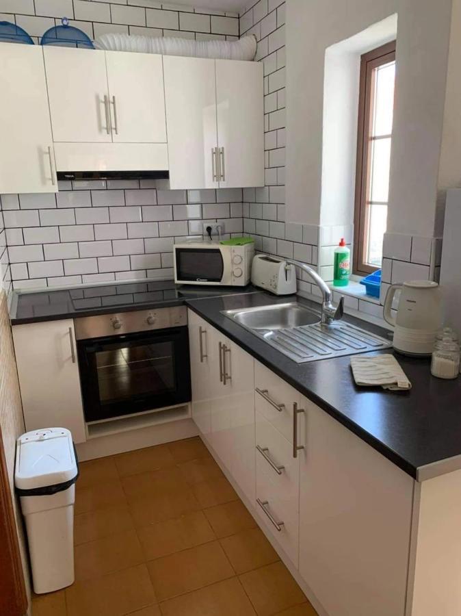 Lovely Newly Refurbished 1 Bedroom Flat Minutes From Sandy Beach,Private Terrace 科斯塔卡莱塔 外观 照片