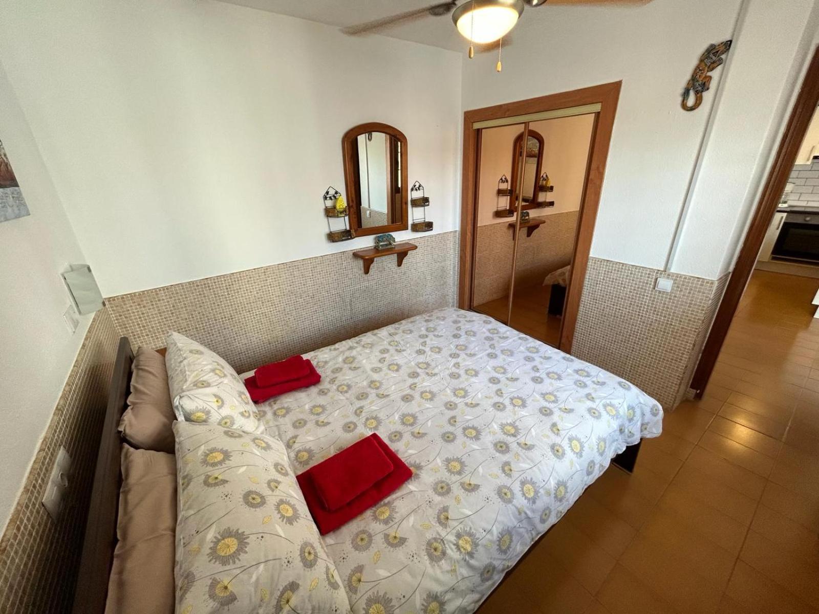 Lovely Newly Refurbished 1 Bedroom Flat Minutes From Sandy Beach,Private Terrace 科斯塔卡莱塔 外观 照片