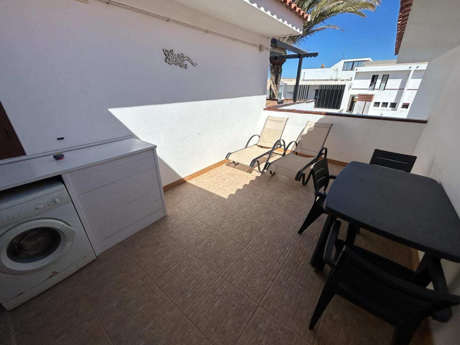 Lovely Newly Refurbished 1 Bedroom Flat Minutes From Sandy Beach,Private Terrace 科斯塔卡莱塔 外观 照片